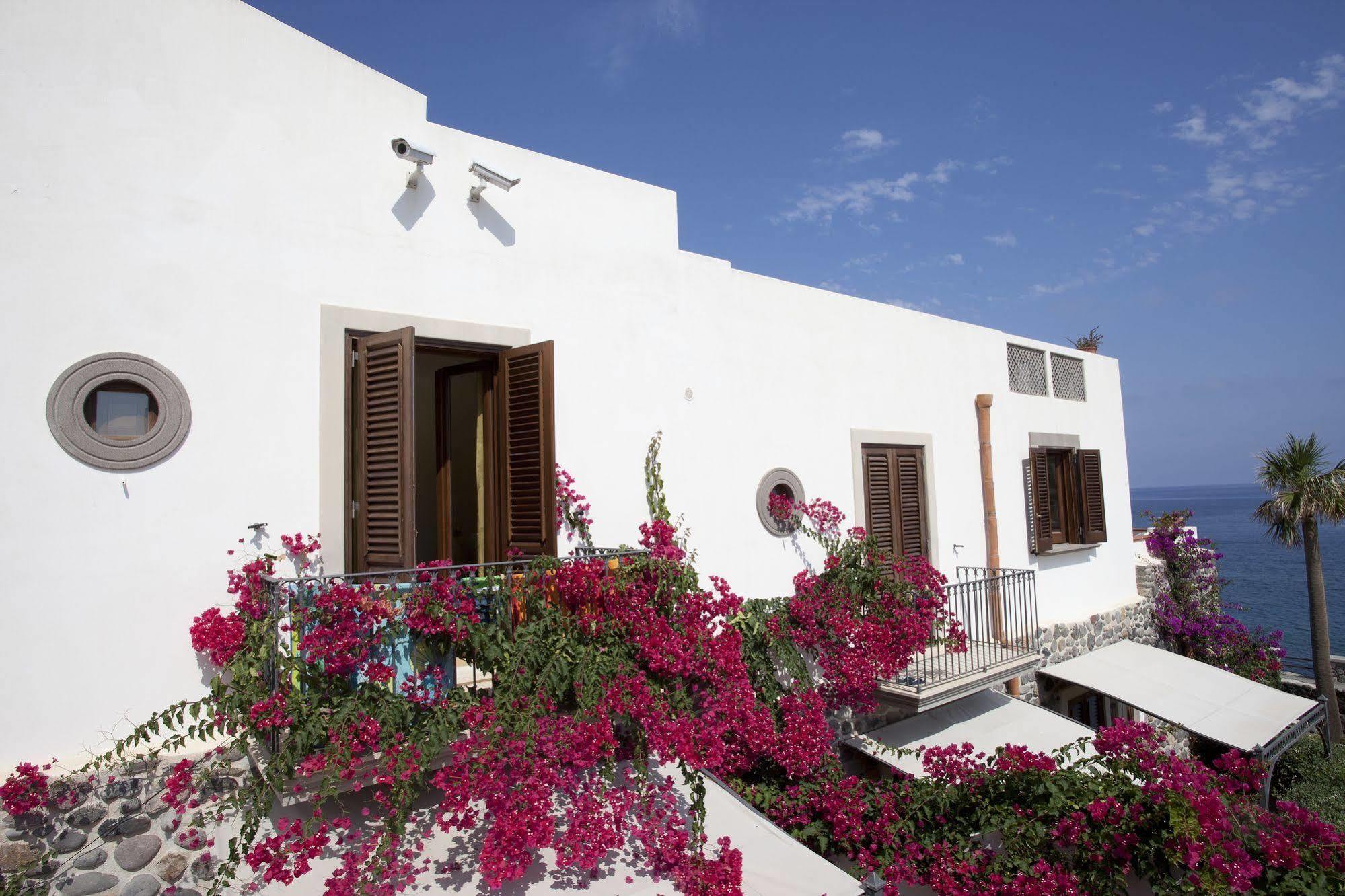 Hotel Residence Acquacalda Lipari  Exterior foto