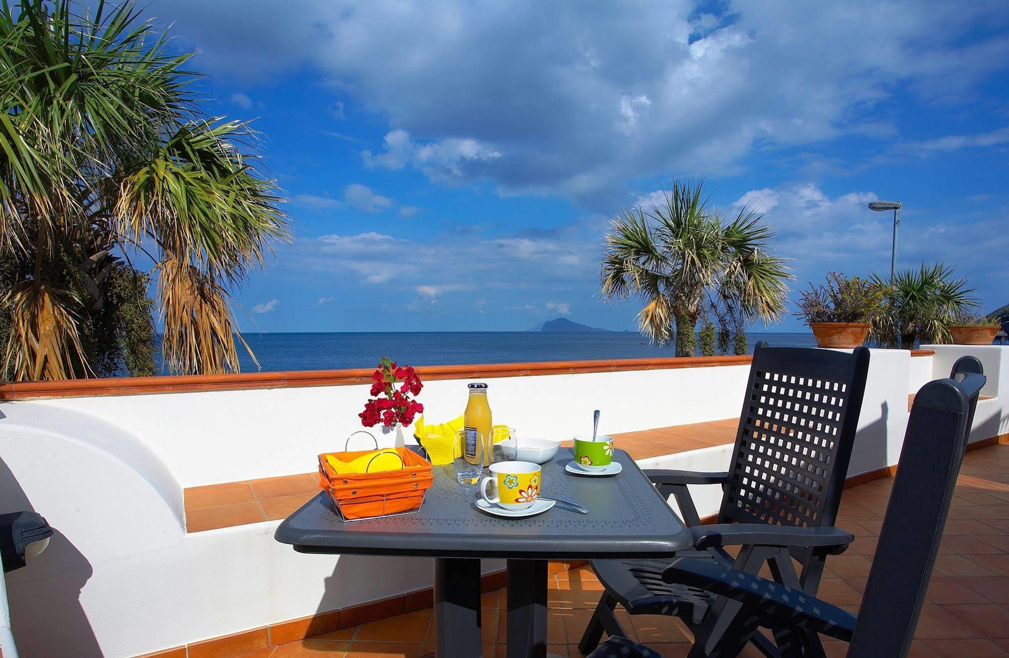 Hotel Residence Acquacalda Lipari  Exterior foto
