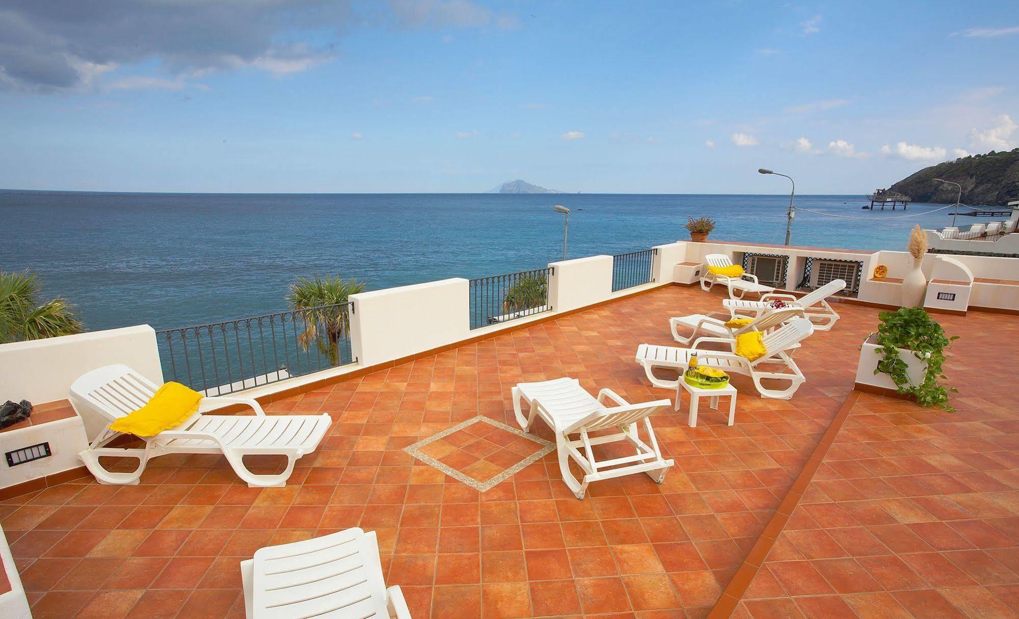 Hotel Residence Acquacalda Lipari  Exterior foto