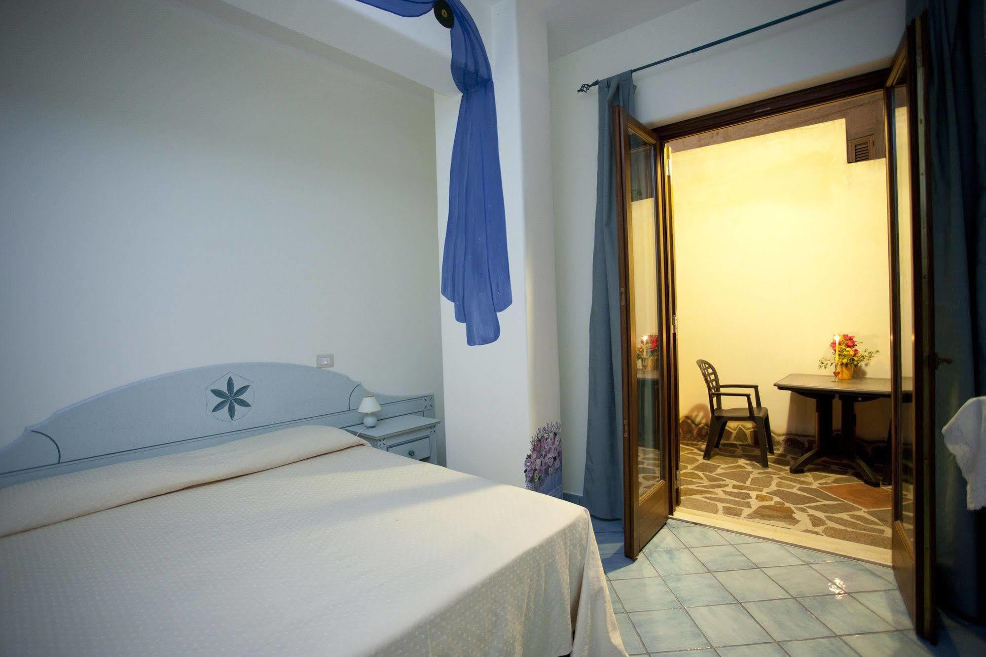 Hotel Residence Acquacalda Lipari  Exterior foto