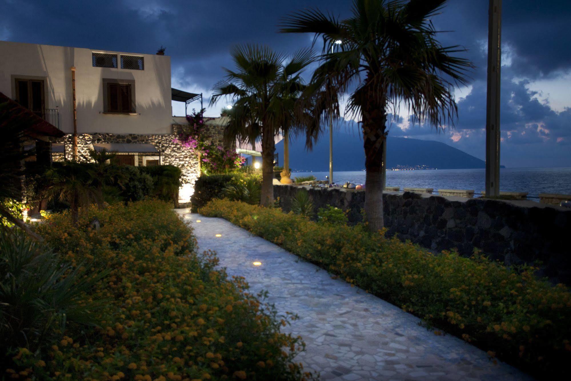 Hotel Residence Acquacalda Lipari  Exterior foto