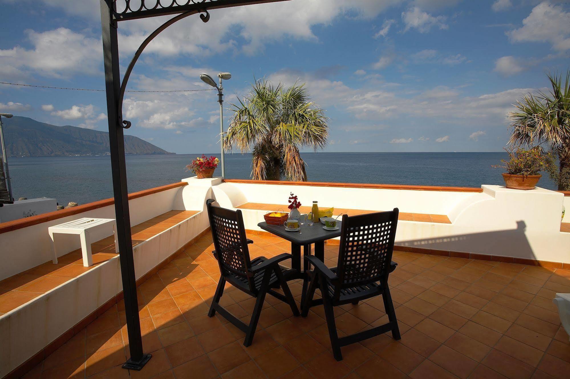 Hotel Residence Acquacalda Lipari  Exterior foto